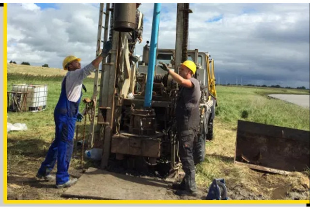 Foreuse Mercedes-Benz Unimog U1250 Well Drill Brunnenbohr gerat: photos 6