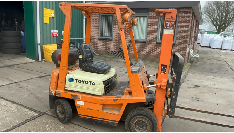 Toyota 02-4 FG15 Toyota FG15 - Chariot élévateur à gaz: photos 2 Toyota 02-4 FG15 Toyota FG15 - Chariot élévateur à gaz: photos 2