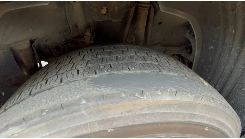 Scania R560 V8 Scania R560 V8 Manual 6x2 Boogie lift - Tracteur routier: photos 5 Scania R560 V8 Scania R560 V8 Manual 6x2 Boogie lift - Tracteur routier: photos 5