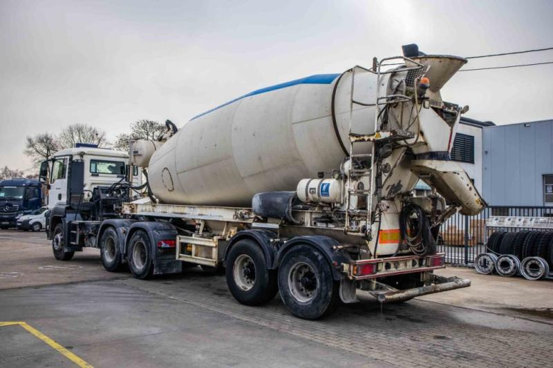 Liebherr LIEBHERR BETON MIXER/MALAXEUR/MISCHER 12M3 - Semi-remorque malaxeur: photos 1 Liebherr LIEBHERR BETON MIXER/MALAXEUR/MISCHER 12M3 - Semi-remorque malaxeur: photos 1
