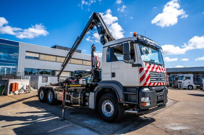 MAN TGA 26.320 BL -6X2-4+HIAB 122 E3 HIDUO - Camion ampliroll, Camion grue: photos 2 MAN TGA 26.320 BL -6X2-4+HIAB 122 E3 HIDUO - Camion ampliroll, Camion grue: photos 2