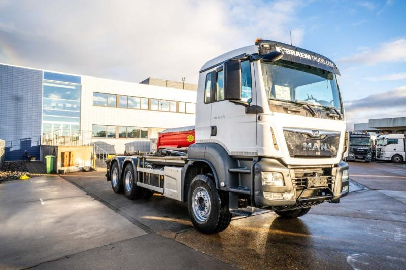 MAN TGS 33.470 BL - 64 456 KM - Camion ampliroll: photos 2 MAN TGS 33.470 BL - 64 456 KM - Camion ampliroll: photos 2