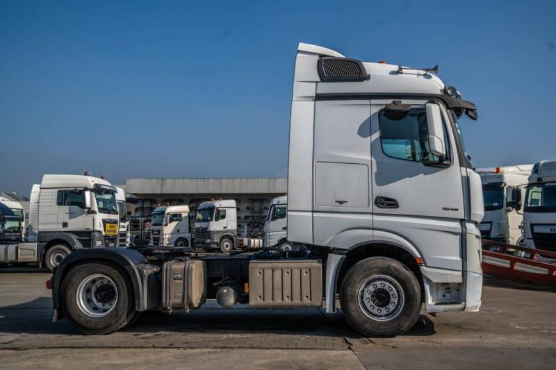 Mercedes ACTROS 1846 LS + kiphydr. - Tracteur routier: photos 3 Mercedes ACTROS 1846 LS + kiphydr. - Tracteur routier: photos 3