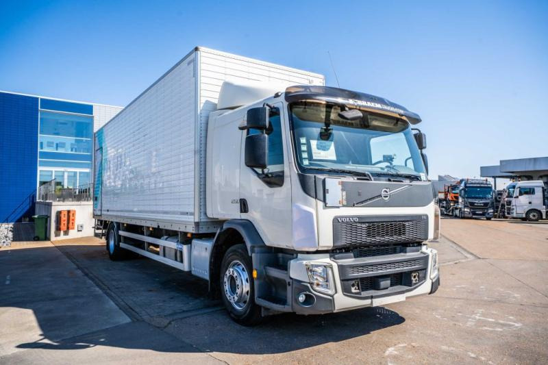 Volvo FE 250 (19T)+DHOLLANDIA 2 T. - Camion fourgon: photos 2 Volvo FE 250 (19T)+DHOLLANDIA 2 T. - Camion fourgon: photos 2
