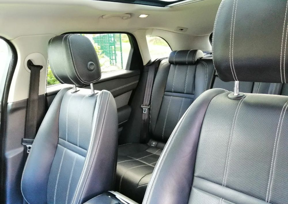 SUV Land Rover Range Rover Velar 3.0 Si6 R-Dynamic: photos 16