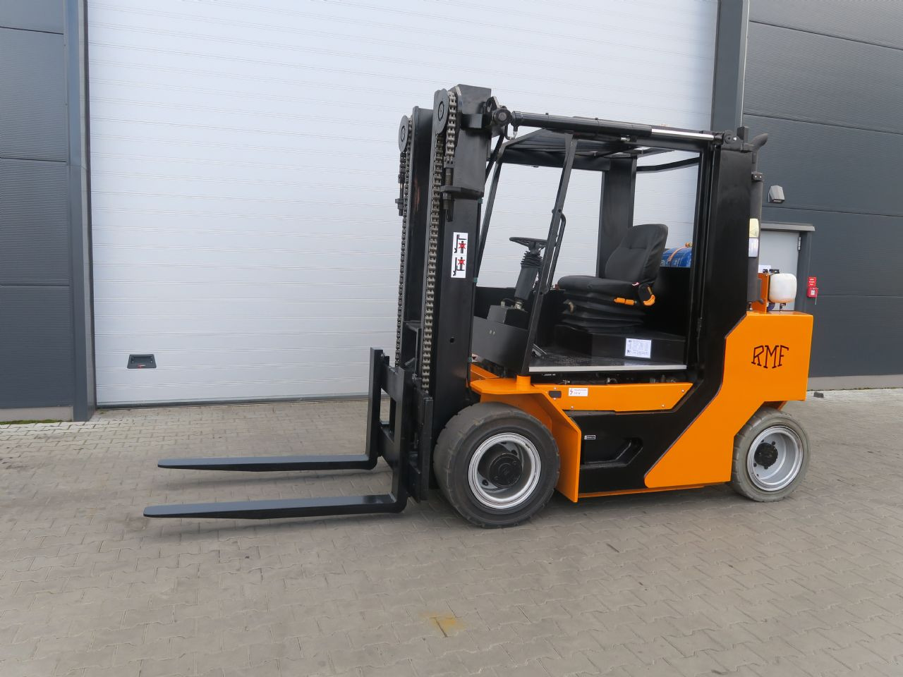 RMF KSL70G - Compact - Chariot élévateur: photos 1 RMF KSL70G - Compact - Chariot élévateur: photos 1