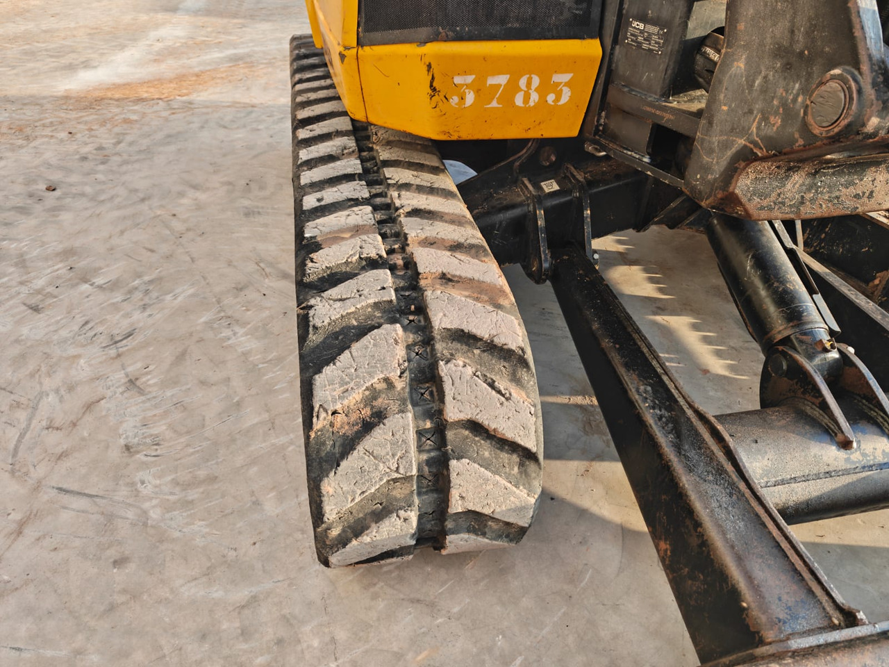 Crédit-bail de  JCB 85Z JCB 85Z: photos 16