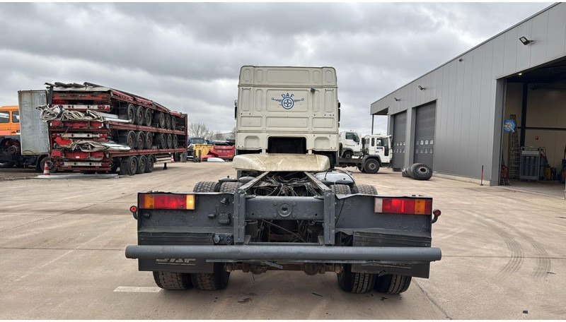 DAF XF 95.430 (EURO 3 / 10 TYRES / 6X2 / MANUAL GEARBOX / BOITE MANUELLE) - Châssis cabine: photos 5 DAF XF 95.430 (EURO 3 / 10 TYRES / 6X2 / MANUAL GEARBOX / BOITE MANUELLE) - Châssis cabine: photos 5