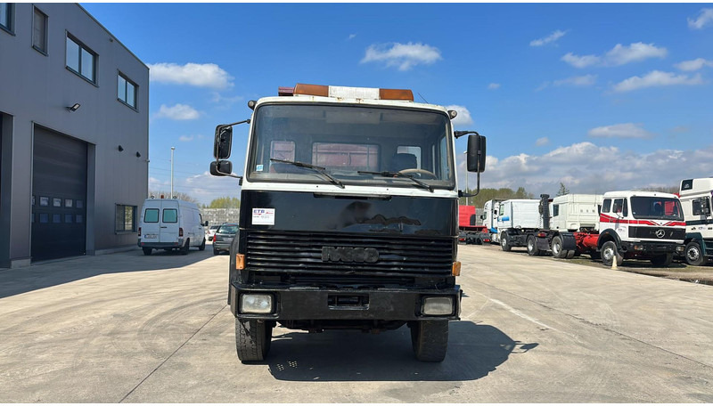 Iveco MAGIRUS 260 - 34 (LIVRAISON GRATUITE AU PORT D'ANVERS / POMPE MANUELLE) - Camion benne: photos 2 Iveco MAGIRUS 260 - 34 (LIVRAISON GRATUITE AU PORT D'ANVERS / POMPE MANUELLE) - Camion benne: photos 2
