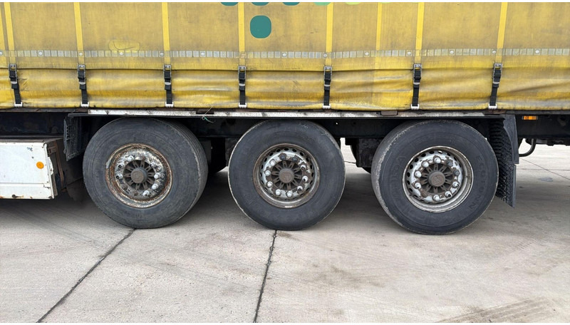 Krone BPW- (BPW AXLES / DISC BRAKES / FREINS DISQUE) - Semi-remorque rideaux coulissants: photos 5 Krone BPW- (BPW AXLES / DISC BRAKES / FREINS DISQUE) - Semi-remorque rideaux coulissants: photos 5