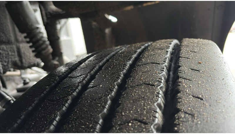 Crédit-bail de MAN 19.403 (6 CYLINDER / MANUAL GEARBOX / BIG AXLE / GRAND PONT) MAN 19.403 (6 CYLINDER / MANUAL GEARBOX / BIG AXLE / GRAND PONT): photos 9