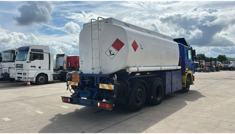 MAN 26.402 (18.000 L / 6X2 / 6 CYLINDER / FRONT STEEL / 3 COMPARTIMENTS) - Camion citerne: photos 5 MAN 26.402 (18.000 L / 6X2 / 6 CYLINDER / FRONT STEEL / 3 COMPARTIMENTS) - Camion citerne: photos 5
