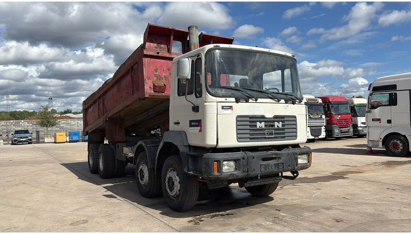 MAN 35.372 (MANUAL PUMP / 6 CYLINDER / BIG AXLE / STEEL SUSP.) - Camion benne: photos 2 MAN 35.372 (MANUAL PUMP / 6 CYLINDER / BIG AXLE / STEEL SUSP.) - Camion benne: photos 2