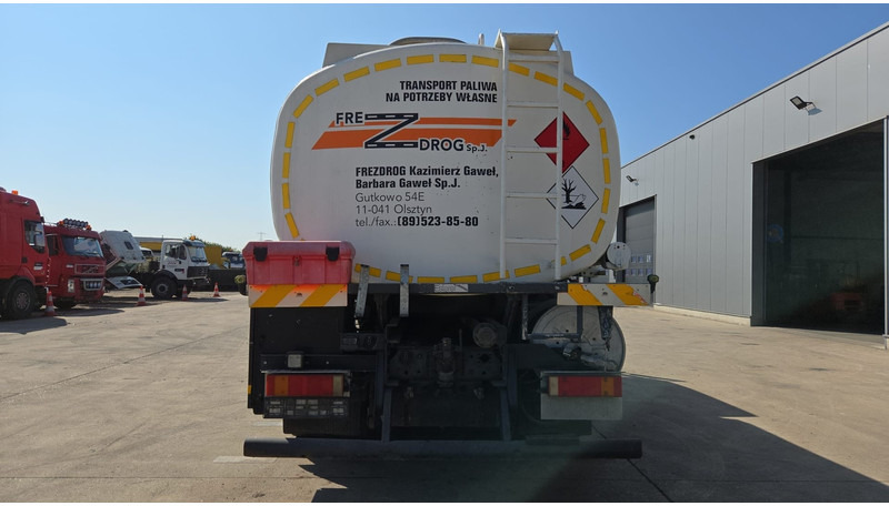 MAN TGA 18.460 (14.140L / MANUAL PUMP / MANUAL GEARBOX / TOP CONDITON / BOITE & POMPE MANUELLE) - Camion citerne: photos 5 MAN TGA 18.460 (14.140L / MANUAL PUMP / MANUAL GEARBOX / TOP CONDITON / BOITE & POMPE MANUELLE) - Camion citerne: photos 5