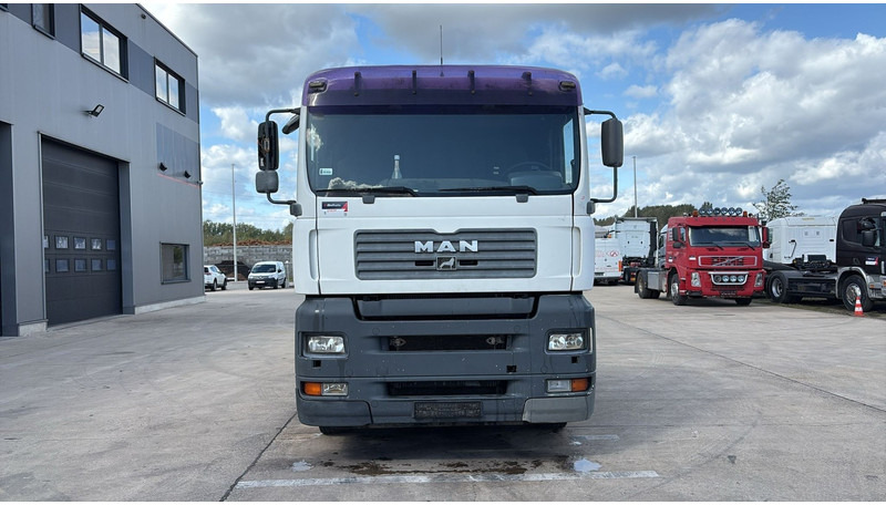MAN TGA 28.480 (MANUAL PUMP / POMPE MANUELLE / BOITE MANUAL / MANUAL GEARBOX) - Châssis cabine: photos 2 MAN TGA 28.480 (MANUAL PUMP / POMPE MANUELLE / BOITE MANUAL / MANUAL GEARBOX) - Châssis cabine: photos 2