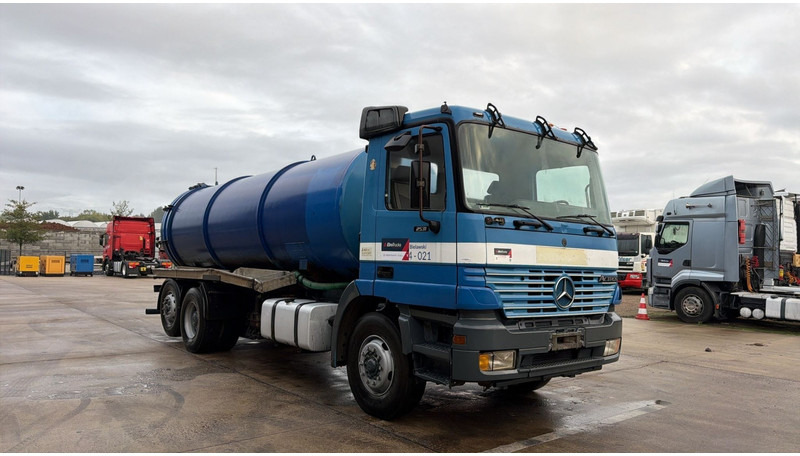 Mercedes-Benz ACTROS 2531 (16000 L / GRAND PONT / EPS / 6X2 / 3 PEDALES / V6) - Camion hydrocureur: photos 3 Mercedes-Benz ACTROS 2531 (16000 L / GRAND PONT / EPS / 6X2 / 3 PEDALES / V6) - Camion hydrocureur: photos 3
