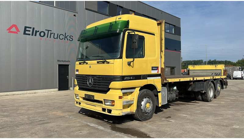 Mercedes-Benz ACTROS 2543 (EPS / 3 PEDALES / LAMES DEVANT / STEEL FRONT / PARFAIT ETAT !! / V6) - Camion plateau: photos 1 Mercedes-Benz ACTROS 2543 (EPS / 3 PEDALES / LAMES DEVANT / STEEL FRONT / PARFAIT ETAT !! / V6) - Camion plateau: photos 1