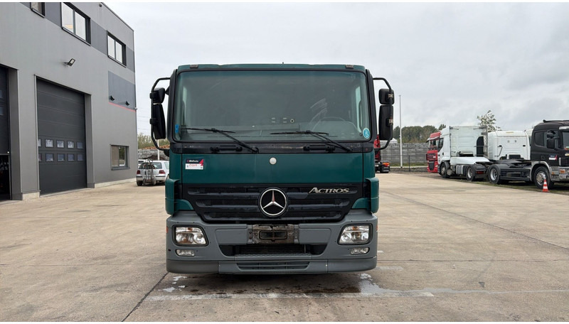 Mercedes-Benz Actros 1841 (EPS / 3 PEDALS / RETARDER / V6) - Châssis cabine: photos 2 Mercedes-Benz Actros 1841 (EPS / 3 PEDALS / RETARDER / V6) - Châssis cabine: photos 2