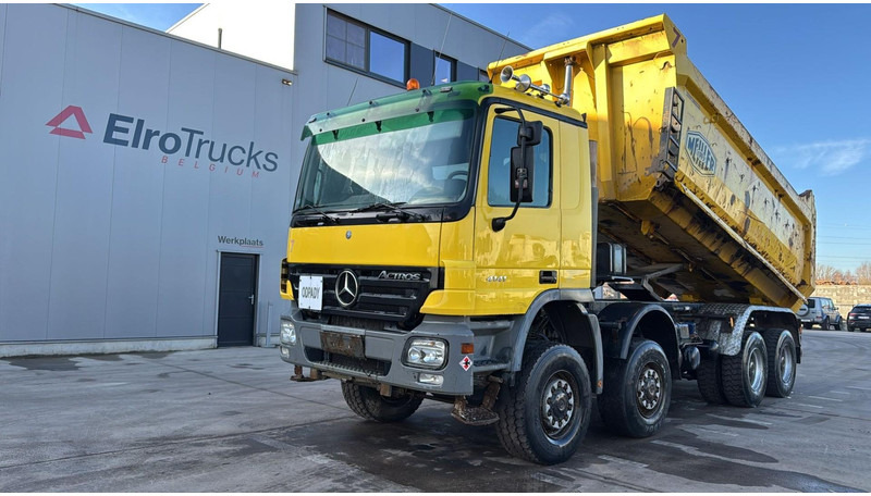 Mercedes-Benz Actros 4141 (8X8 / LAMES / GRAND PONT / V6 / BOITE MANUELLE / MANUAL GEARBOX) - Camion benne: photos 1 Mercedes-Benz Actros 4141 (8X8 / LAMES / GRAND PONT / V6 / BOITE MANUELLE / MANUAL GEARBOX) - Camion benne: photos 1