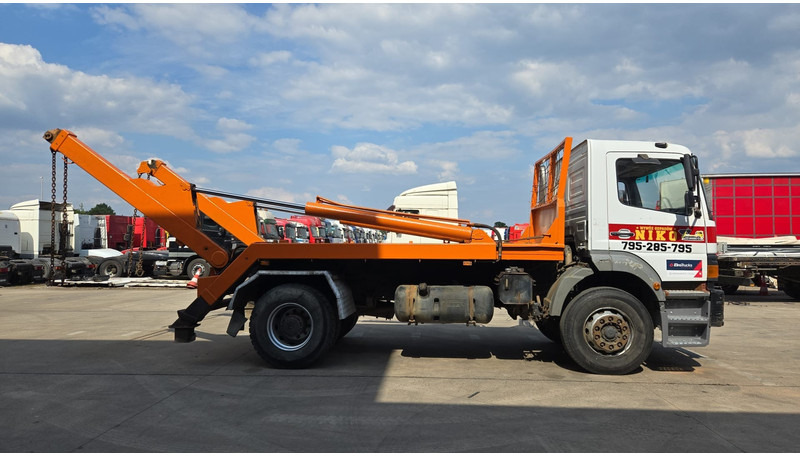 Mercedes-Benz Atego 1823 (BIG AXLE / STEEL SUSP. / LAMES / BOITE MANUELLE / MANUAL GETRIEBE) - Camion porte-conteneur/ Caisse mobile: photos 4 Mercedes-Benz Atego 1823 (BIG AXLE / STEEL SUSP. / LAMES / BOITE MANUELLE / MANUAL GETRIEBE) - Camion porte-conteneur/ Caisse mobile: photos 4