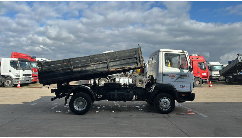 Mercedes-Benz SK 814 (FULL STEEL SUSP. / LAMES / 6 CYLINDRES) - Camion benne: photos 4 Mercedes-Benz SK 814 (FULL STEEL SUSP. / LAMES / 6 CYLINDRES) - Camion benne: photos 4