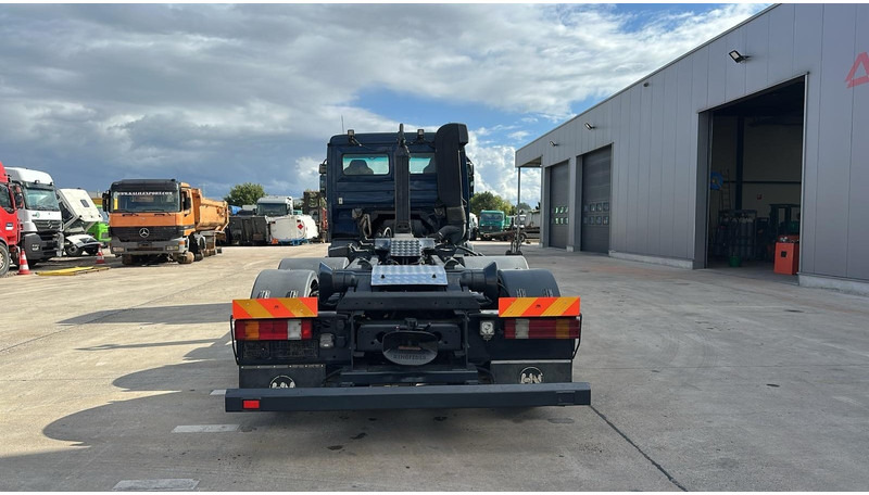 Mercedes-Benz actros 2541 (DEVANT LAMES / EPS / FRONT STEEL / V6 / MP2 / 6X2) - Camion ampliroll: photos 5 Mercedes-Benz actros 2541 (DEVANT LAMES / EPS / FRONT STEEL / V6 / MP2 / 6X2) - Camion ampliroll: photos 5