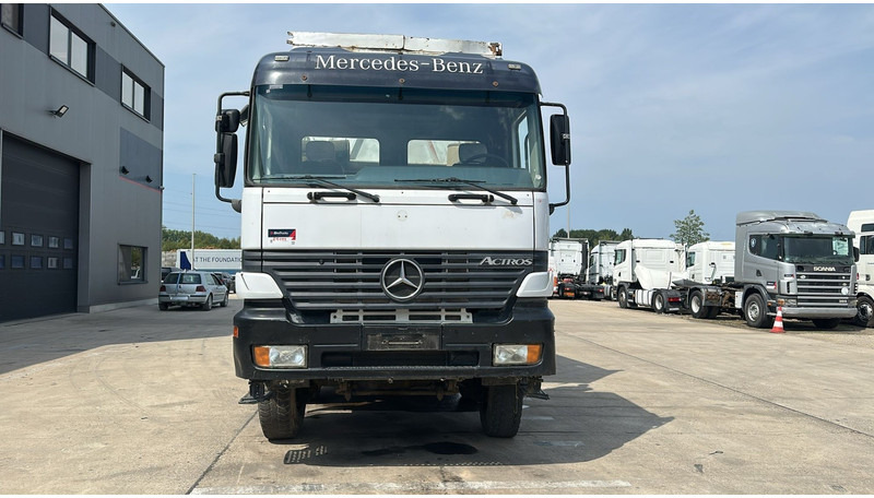 Mercedes-Benz actros 4140 (8X8 / BOITE MANUELLE / MANUAL GEARBOX / LAMES / GRAND PONT / BIG AXLE) - Camion benne: photos 2 Mercedes-Benz actros 4140 (8X8 / BOITE MANUELLE / MANUAL GEARBOX / LAMES / GRAND PONT / BIG AXLE) - Camion benne: photos 2