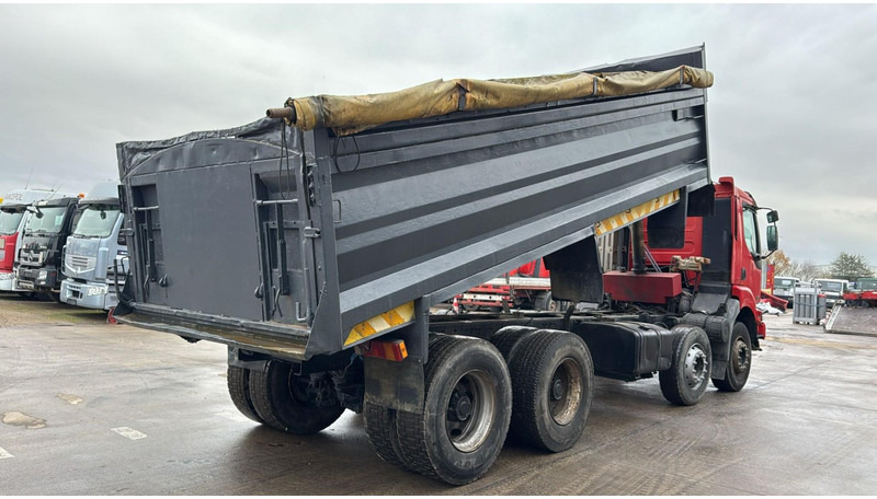 Renault Kerax 370 (LAMES / STEEL SUSP. / BIG AXLE / GRAND PONT / BOITE MANUELLE / MANUAL GEARBOX) - Camion benne: photos 4 Renault Kerax 370 (LAMES / STEEL SUSP. / BIG AXLE / GRAND PONT / BOITE MANUELLE / MANUAL GEARBOX) - Camion benne: photos 4