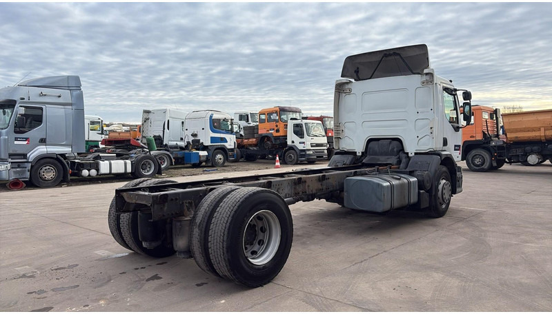 Renault Premium 250 (POMPE MANUELLE / MANUAL PUMP) - Châssis cabine: photos 4 Renault Premium 250 (POMPE MANUELLE / MANUAL PUMP) - Châssis cabine: photos 4