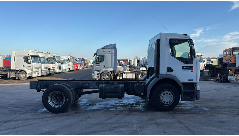 Renault Premium 320 (FULL STEEL / LAMES / BOITE MANUELLE / MANUAL GEARBOX) - Châssis cabine: photos 3 Renault Premium 320 (FULL STEEL / LAMES / BOITE MANUELLE / MANUAL GEARBOX) - Châssis cabine: photos 3