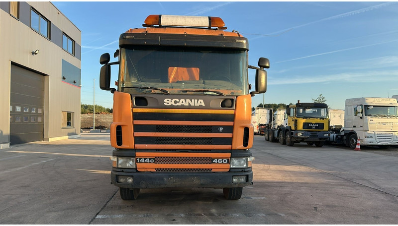 Scania 144-460 (BIG AXLE / GRAND PONT / LAMES / STEEL SUSP. / MANUAL GEARBOX / BOITE MANUELLE) - Camion benne: photos 2 Scania 144-460 (BIG AXLE / GRAND PONT / LAMES / STEEL SUSP. / MANUAL GEARBOX / BOITE MANUELLE) - Camion benne: photos 2
