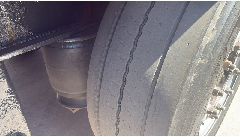 Schmitz Cargobull SPR 27 (SAF AXLES / DISC BRAKES) - Semi-remorque plateau: photos 3 Schmitz Cargobull SPR 27 (SAF AXLES / DISC BRAKES) - Semi-remorque plateau: photos 3