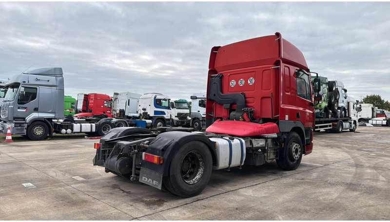 DAF CF 85.410 (BOITE MANUELLE / MANUAL GEARBOX) - Tracteur routier: photos 4 DAF CF 85.410 (BOITE MANUELLE / MANUAL GEARBOX) - Tracteur routier: photos 4