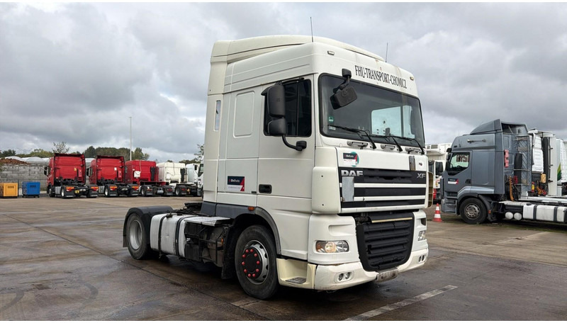 DAF XF 105.410 (BOITE MANUELLE / MANUAL GEARBOX) - Tracteur routier: photos 2 DAF XF 105.410 (BOITE MANUELLE / MANUAL GEARBOX) - Tracteur routier: photos 2