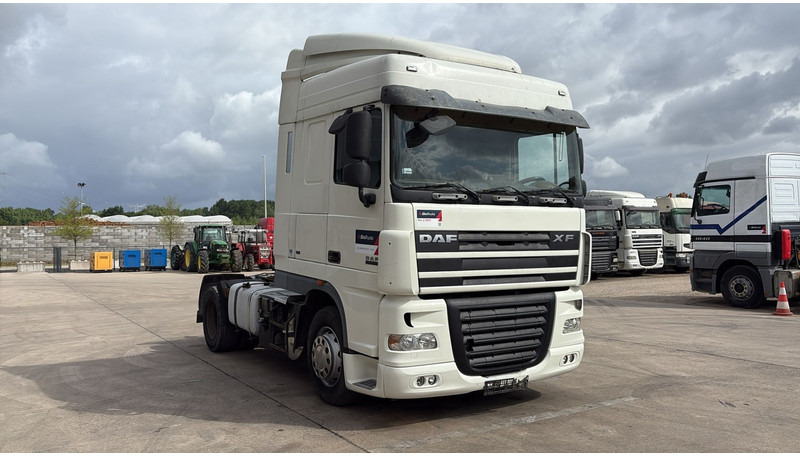 DAF XF 105.460 (BOITE MANUELLE / MANUAL GEARBOX) - Tracteur routier: photos 3 DAF XF 105.460 (BOITE MANUELLE / MANUAL GEARBOX) - Tracteur routier: photos 3