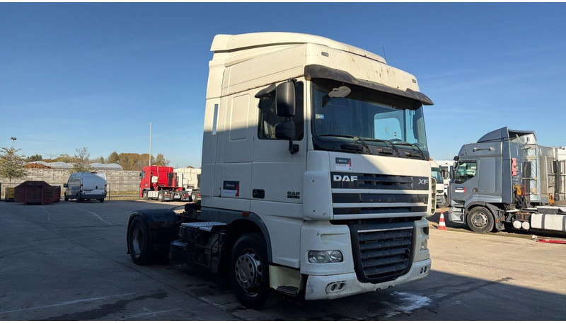 DAF XF 105.460 (BOITE MANUELLE / MANUAL GEARBOX) - Tracteur routier: photos 3 DAF XF 105.460 (BOITE MANUELLE / MANUAL GEARBOX) - Tracteur routier: photos 3