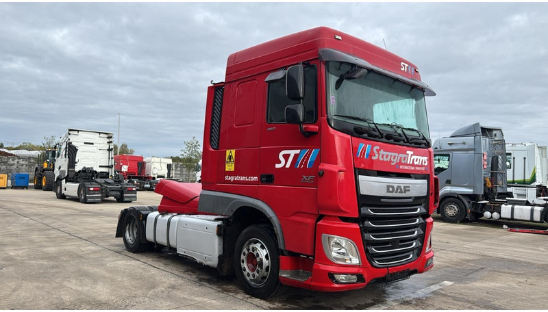 DAF XF 460 (BOITE MANUELLE / MANUAL GEARBOX) - Tracteur routier: photos 3 DAF XF 460 (BOITE MANUELLE / MANUAL GEARBOX) - Tracteur routier: photos 3