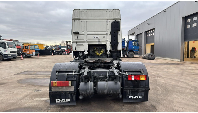 DAF XF 95.380 (EURO 2 / MANUAL GEARBOX / BOITE MANUELLE / TRES PROPRE / CLEAN TRUCK) - Tracteur routier: photos 5 DAF XF 95.380 (EURO 2 / MANUAL GEARBOX / BOITE MANUELLE / TRES PROPRE / CLEAN TRUCK) - Tracteur routier: photos 5