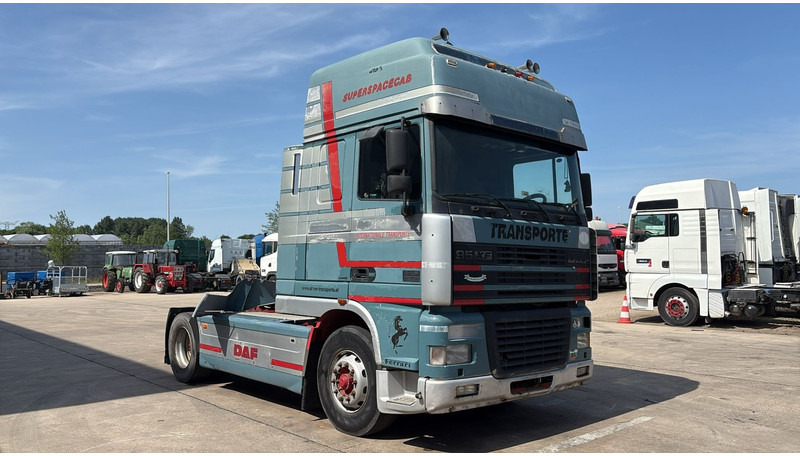 DAF XF 95.430 (EURO 3 / MANUAL GEARBOX / BOITE MANUELLE) - Tracteur routier: photos 3 DAF XF 95.430 (EURO 3 / MANUAL GEARBOX / BOITE MANUELLE) - Tracteur routier: photos 3