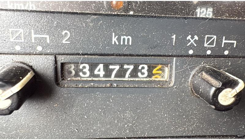 Tracteur routier Scania 124-420 (6X2 / 8 TYRES / ORIGINAL TRACTOR UNIT / FRONT STEEL): photos 10