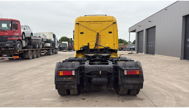 Tracteur routier Scania 124-420 (6X2 / 8 TYRES / ORIGINAL TRACTOR UNIT / FRONT STEEL): photos 6