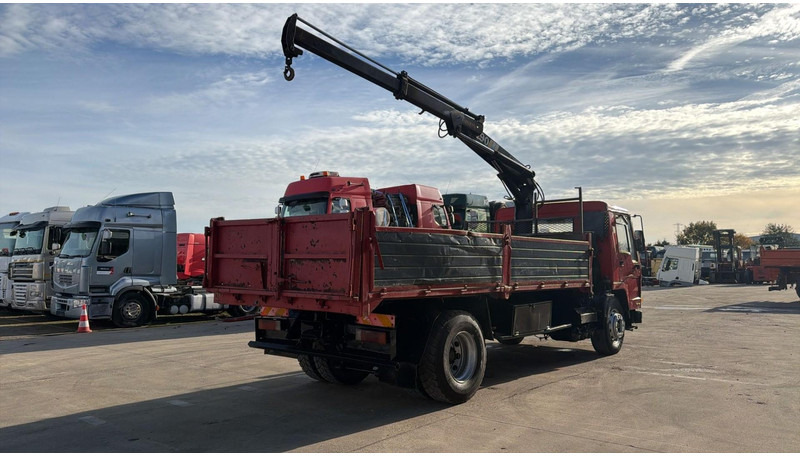 Camion plateau, Camion grue Volvo FL 10 - 320 (MANUAL PUMP / STEEL SUSP. / CRANE / LAMES / POMPE MANUELLE): photos 6 Camion plateau, Camion grue Volvo FL 10 - 320 (MANUAL PUMP / STEEL SUSP. / CRANE / LAMES / POMPE MANUELLE): photos 6