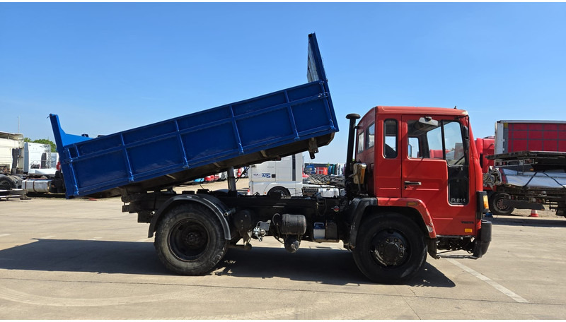 Volvo FL 6 - 14 (MANUAL PUMP / POMPE MANUELLE) - Camion benne: photos 4 Volvo FL 6 - 14 (MANUAL PUMP / POMPE MANUELLE) - Camion benne: photos 4