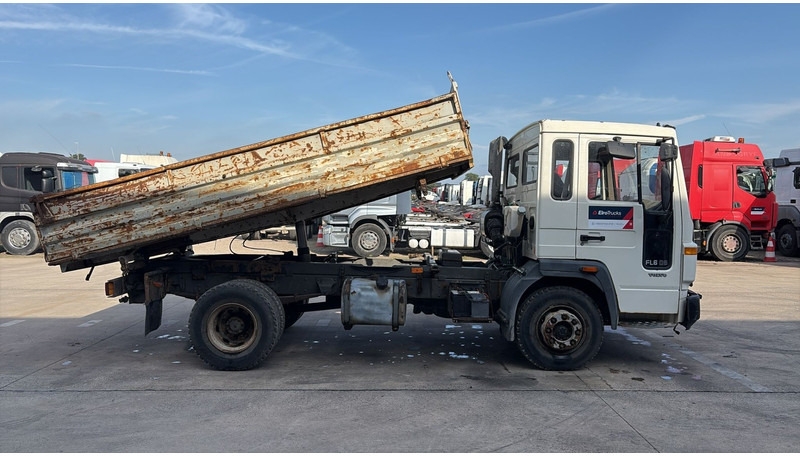 Volvo FL 6 - 8 (MANUAL PUMP / POMPE MANUELLE) - Camion benne: photos 3 Volvo FL 6 - 8 (MANUAL PUMP / POMPE MANUELLE) - Camion benne: photos 3