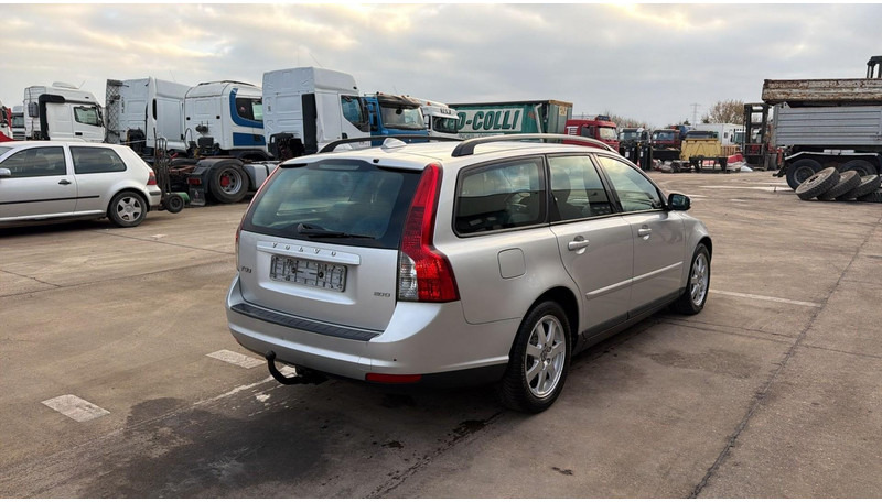 Volvo V50 (BELGIAN CAR / AIRCO / AUTOMATIC GEARBOX / EURO 5) - Voiture: photos 5 Volvo V50 (BELGIAN CAR / AIRCO / AUTOMATIC GEARBOX / EURO 5) - Voiture: photos 5