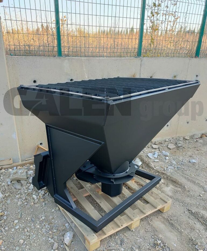 Bobcat Salt/Sand Spreader - Epandeur de sable: photos 2 Bobcat Salt/Sand Spreader - Epandeur de sable: photos 2