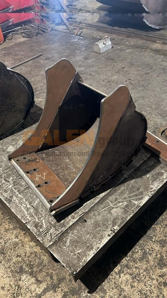 Caterpillar 305 Digging Bucket - Godet pour pelle: photos 3 Caterpillar 305 Digging Bucket - Godet pour pelle: photos 3