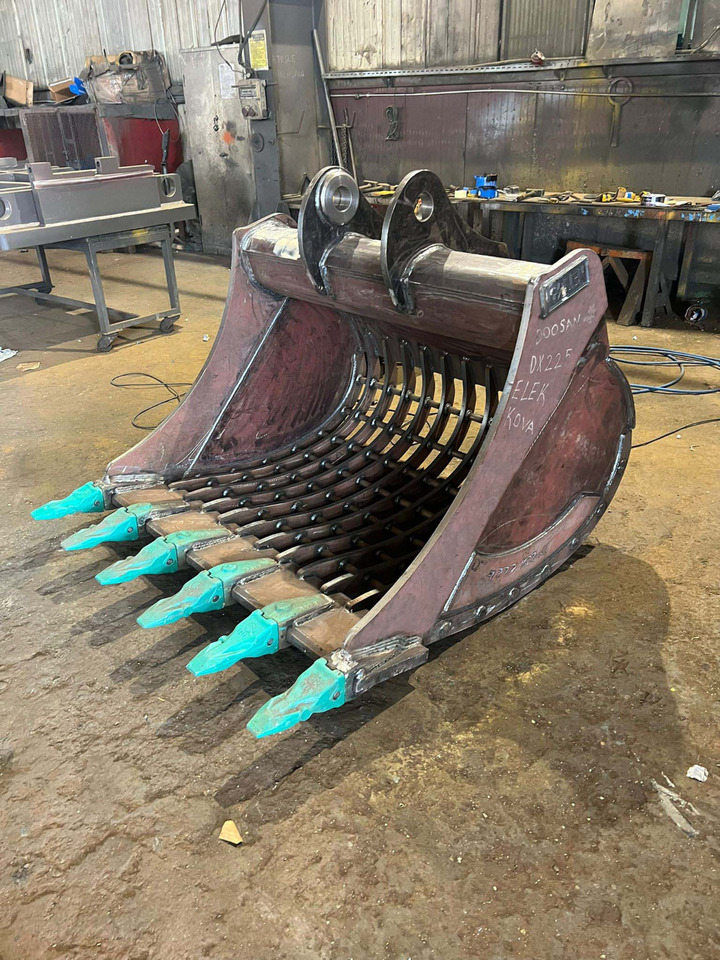 DOOSAN DX225 Sorting Bucket - Godet de tri pour Pelle sur chenille: photos 1 DOOSAN DX225 Sorting Bucket - Godet de tri pour Pelle sur chenille: photos 1