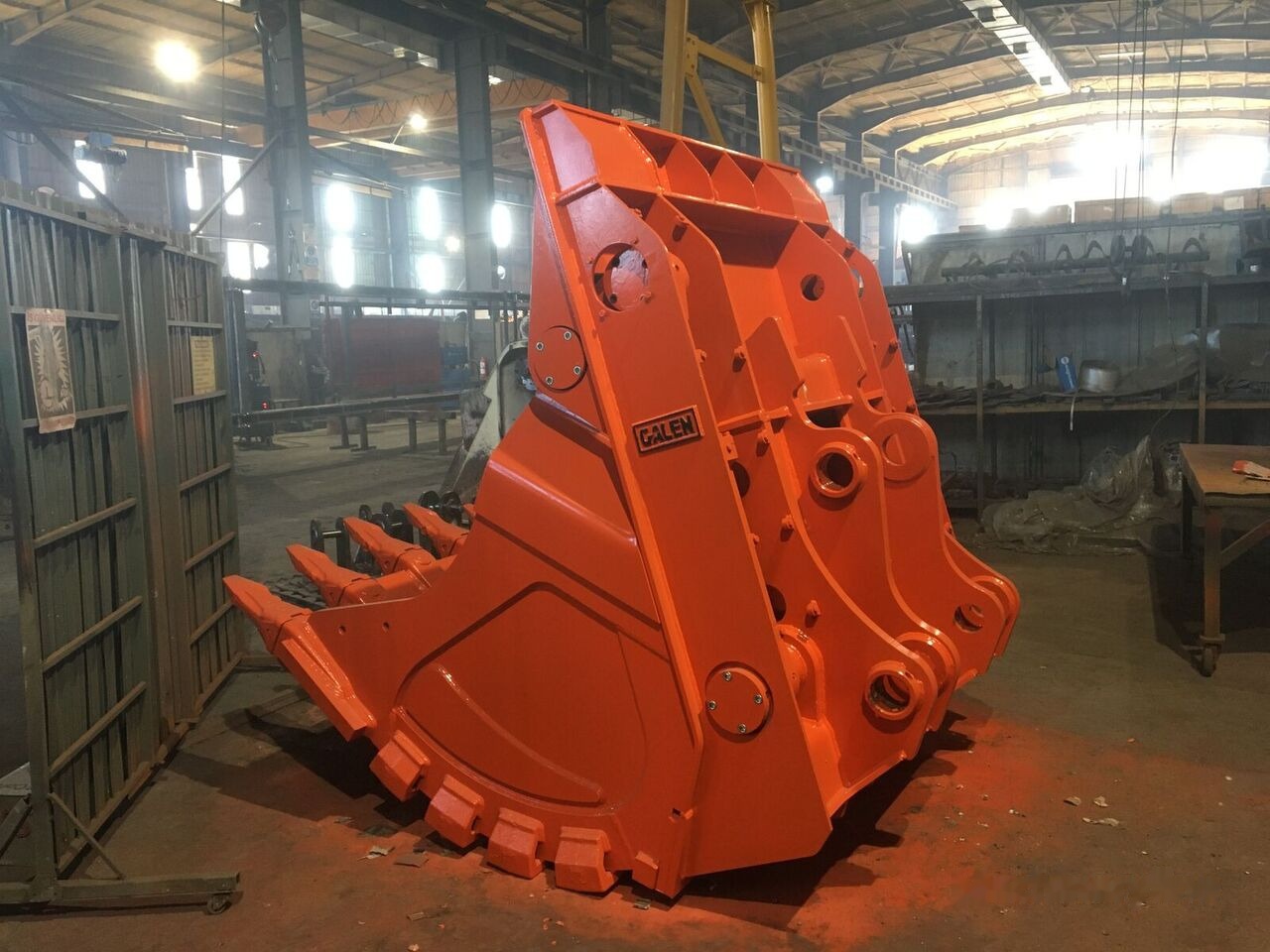 Doosan DX500 - Godet pour pelle: photos 2 Doosan DX500 - Godet pour pelle: photos 2