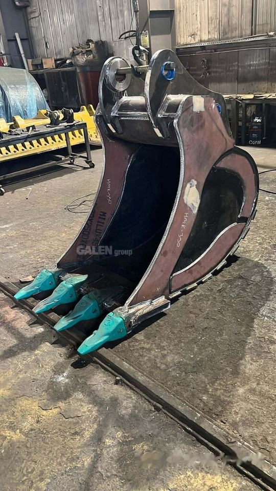 Hitachi ZX400 Channel Bucket - Godet pour pelle: photos 2 Hitachi ZX400 Channel Bucket - Godet pour pelle: photos 2